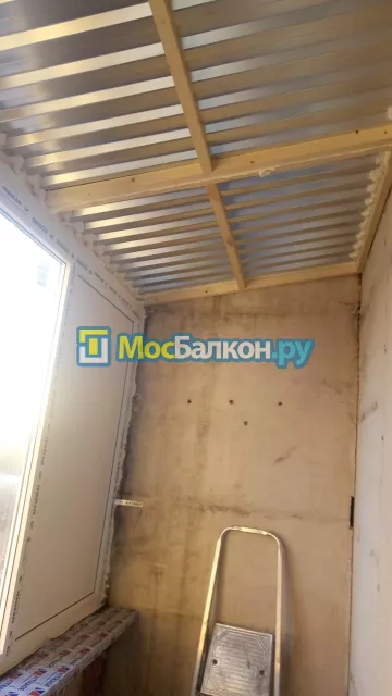 Крыша на балконе в Балашихе монтаж и ремонт по выгодной цене от МосБалкон
