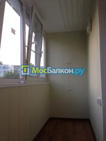 Отделка балкона и лоджии пластиковыми ПВХ панелями в Балашихе от компании МосБалкон