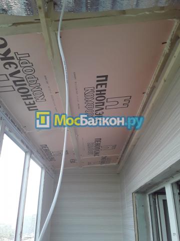 Установка зависимой крыши с окнами ПВХ 6 метров
